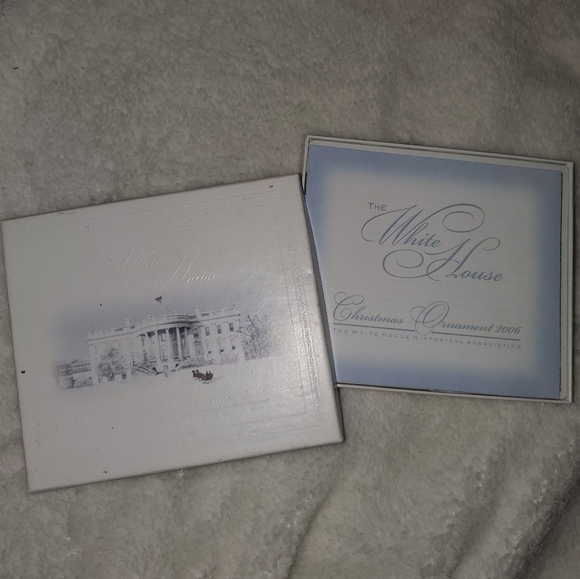 5 for $20 | NIB 2006 Tiffany Glass In The White House Christmas Ornament - Picture 4 of 10